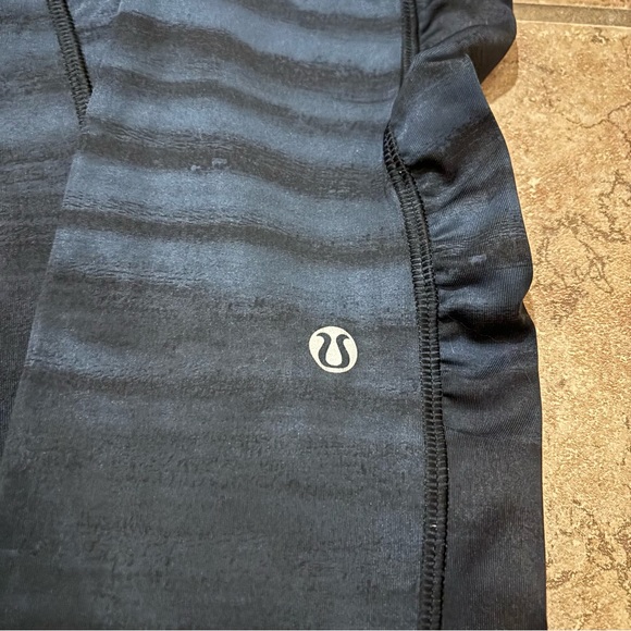 Lululemon Speed Tight III in good vibes navy print size 4 - Picture 3 of 7